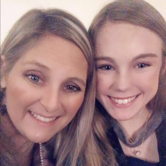 Meet your Posher, Daphne - Picture 2 of 15